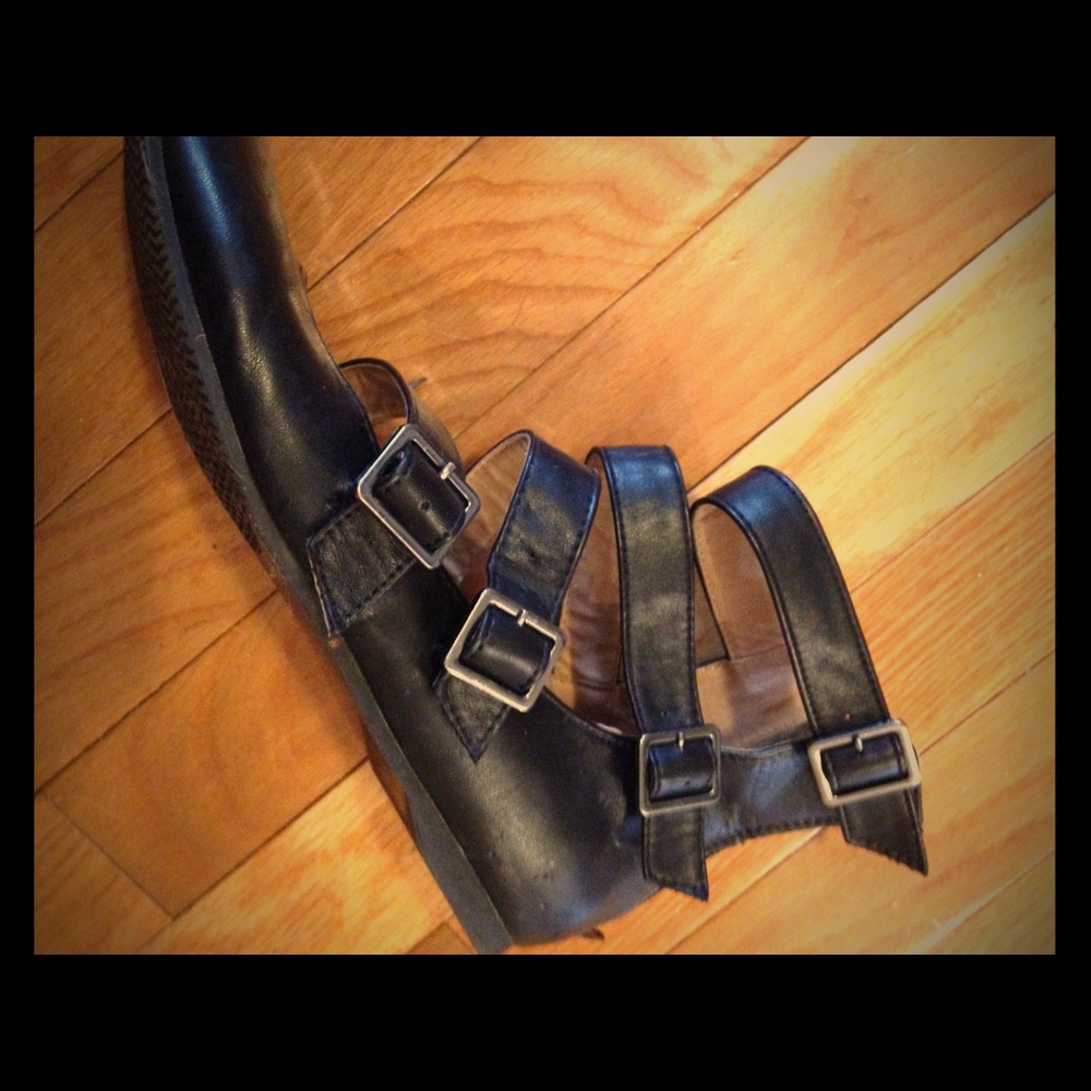 Shoes, size 7.5 strappy fun!